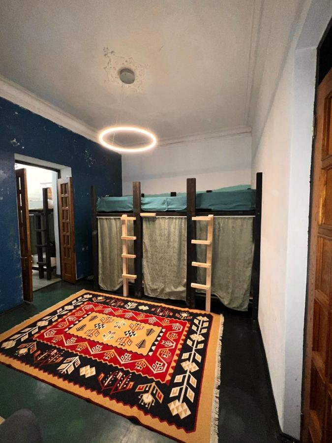 Communication Hostel Batumi Eksteriør bilde